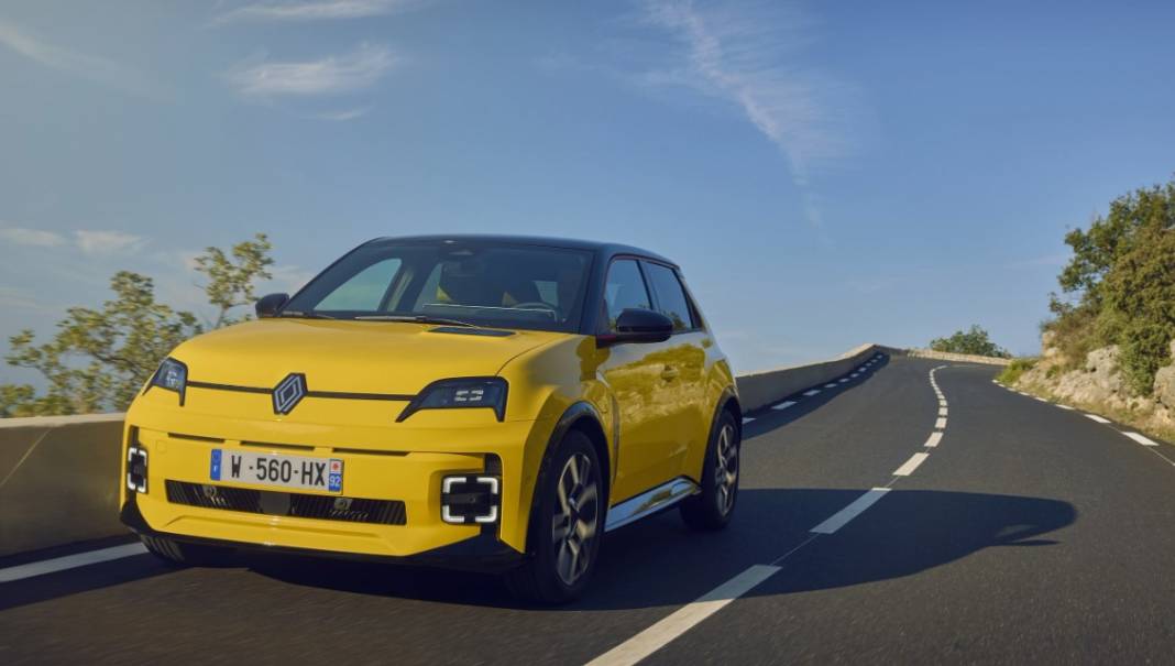 Renault tutkunları dikkat! Austral, Rafale ve Clio’da yeni fiyatlar belli oldu: Renault Ekim 2025 fiyat listesi 9